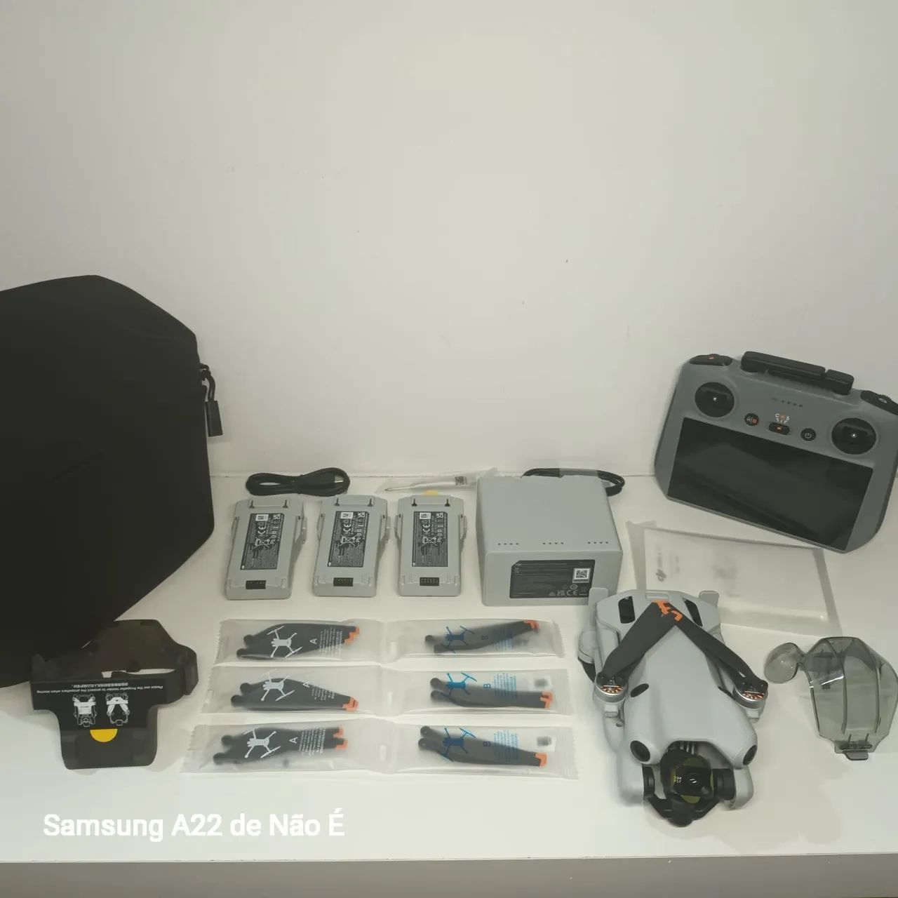 Drone dji mini 4 pro combo fly more plus com tela completo - Foto 3