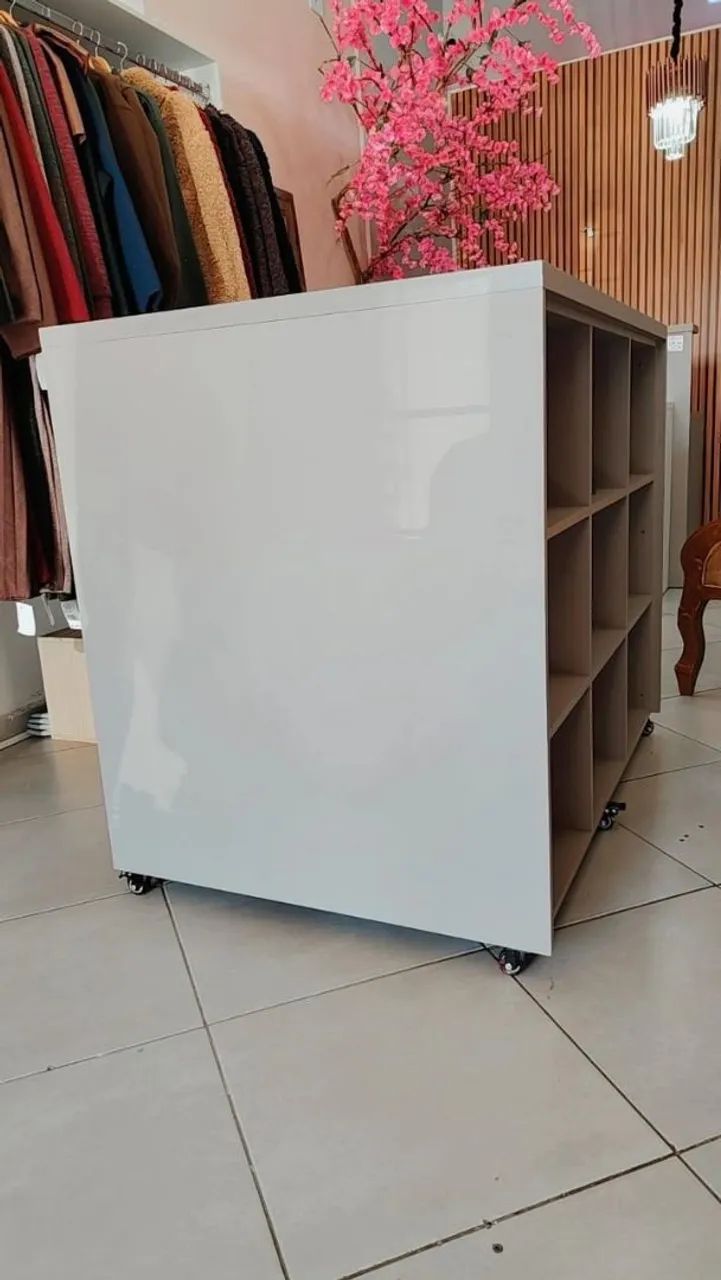 Balcão de loja ilha MDF robusto  - Foto 3