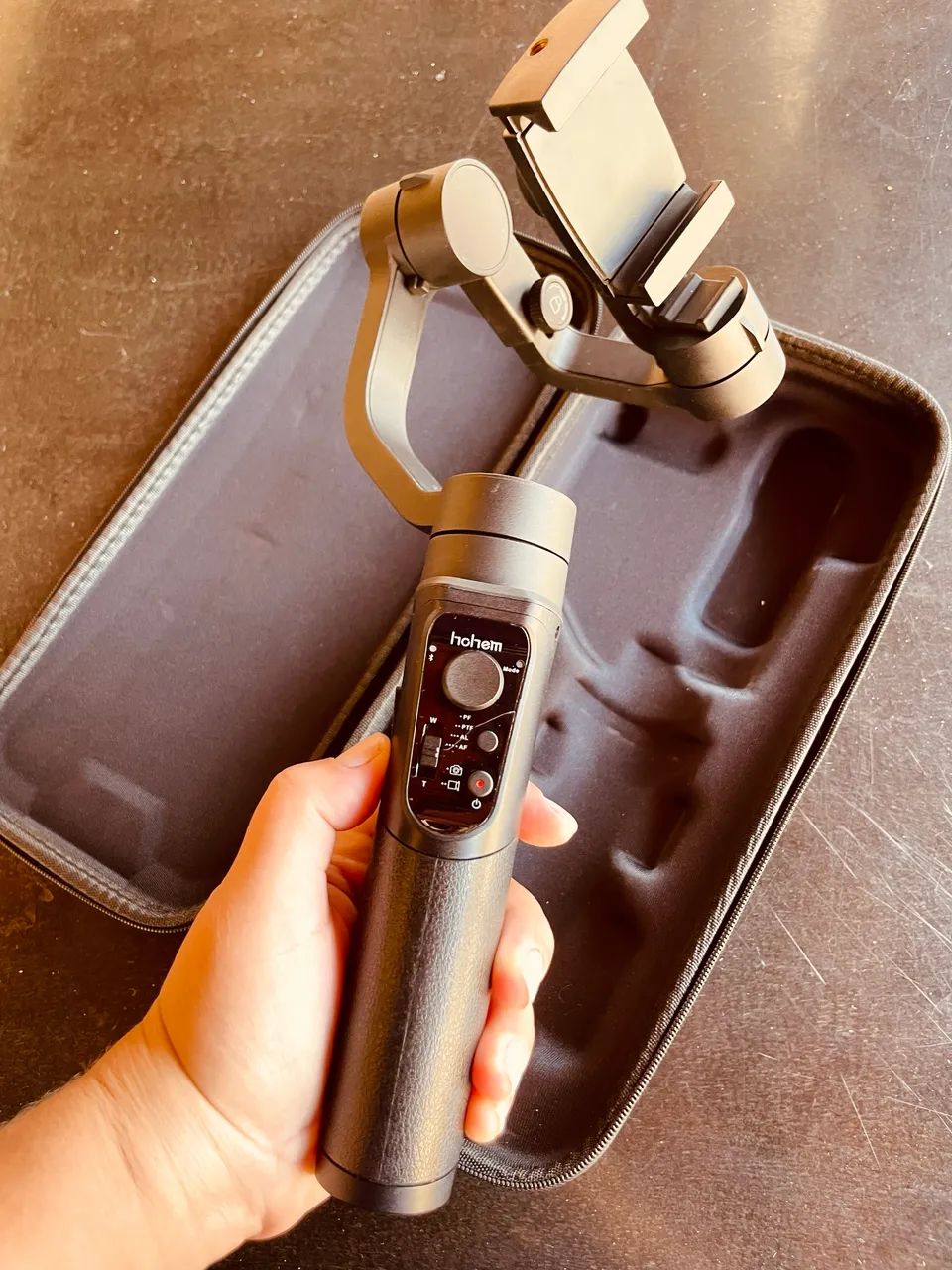 Gimbal Hohem para Smartphone + Estojo + Mini Tripé - Foto 4