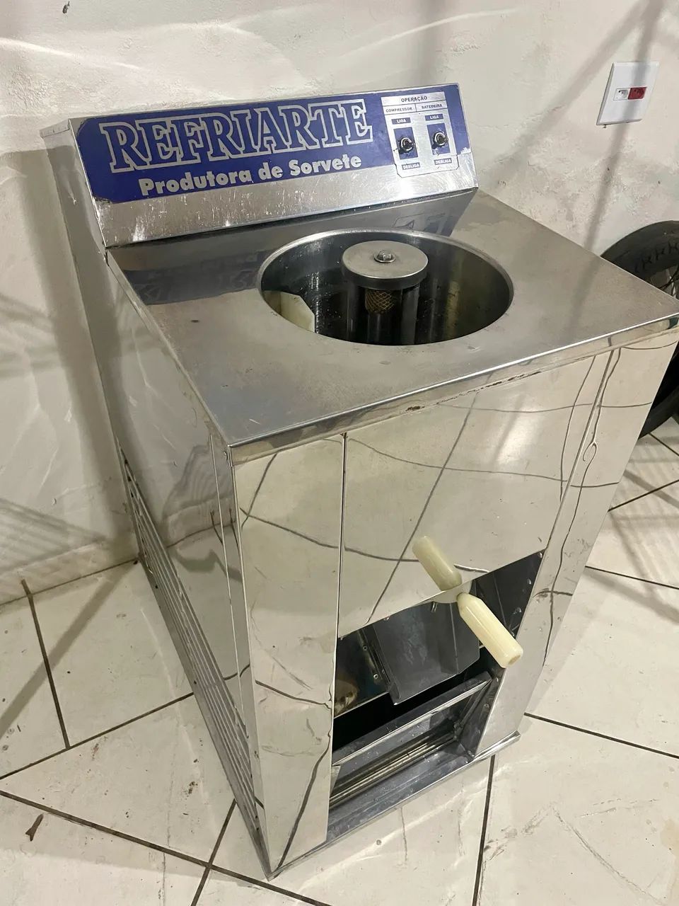 Produtora de sorvete Refriarte