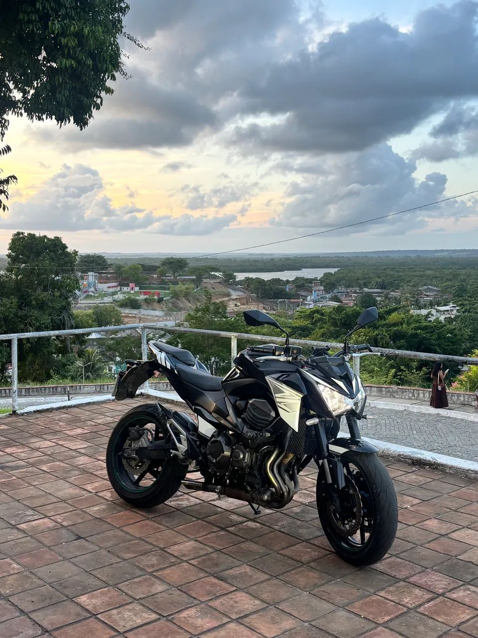 MENEオーダーページ Kawasaki Z-800 2014 - 1493475577 | OLX