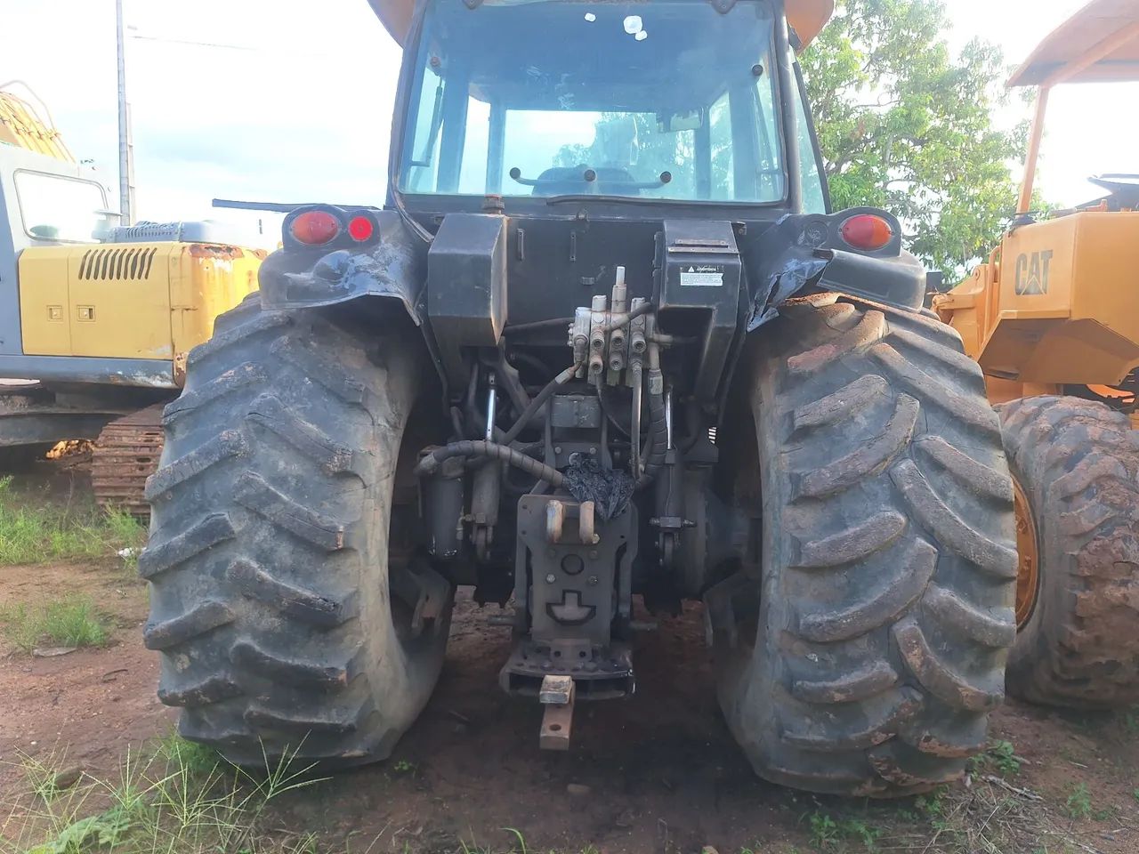 Vendo trator valtra bh 180 ano 2014  - Foto 4