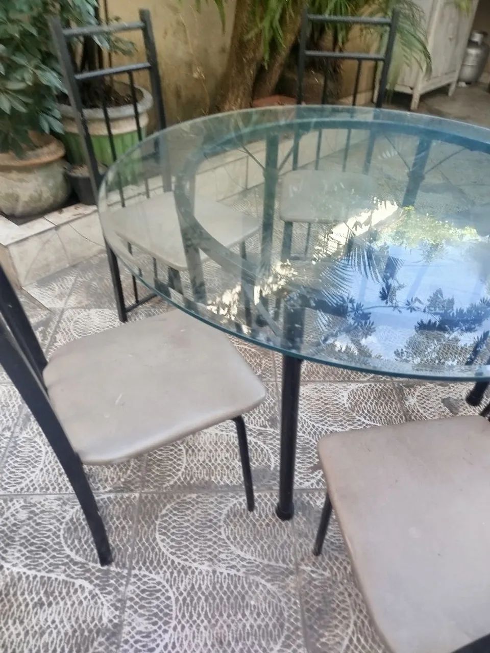 Mesa de vidro com 6 cadeiras  - Foto 2