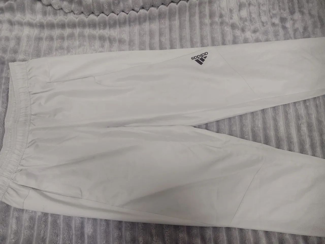 Calça Adidas original tamanho G - Foto 2