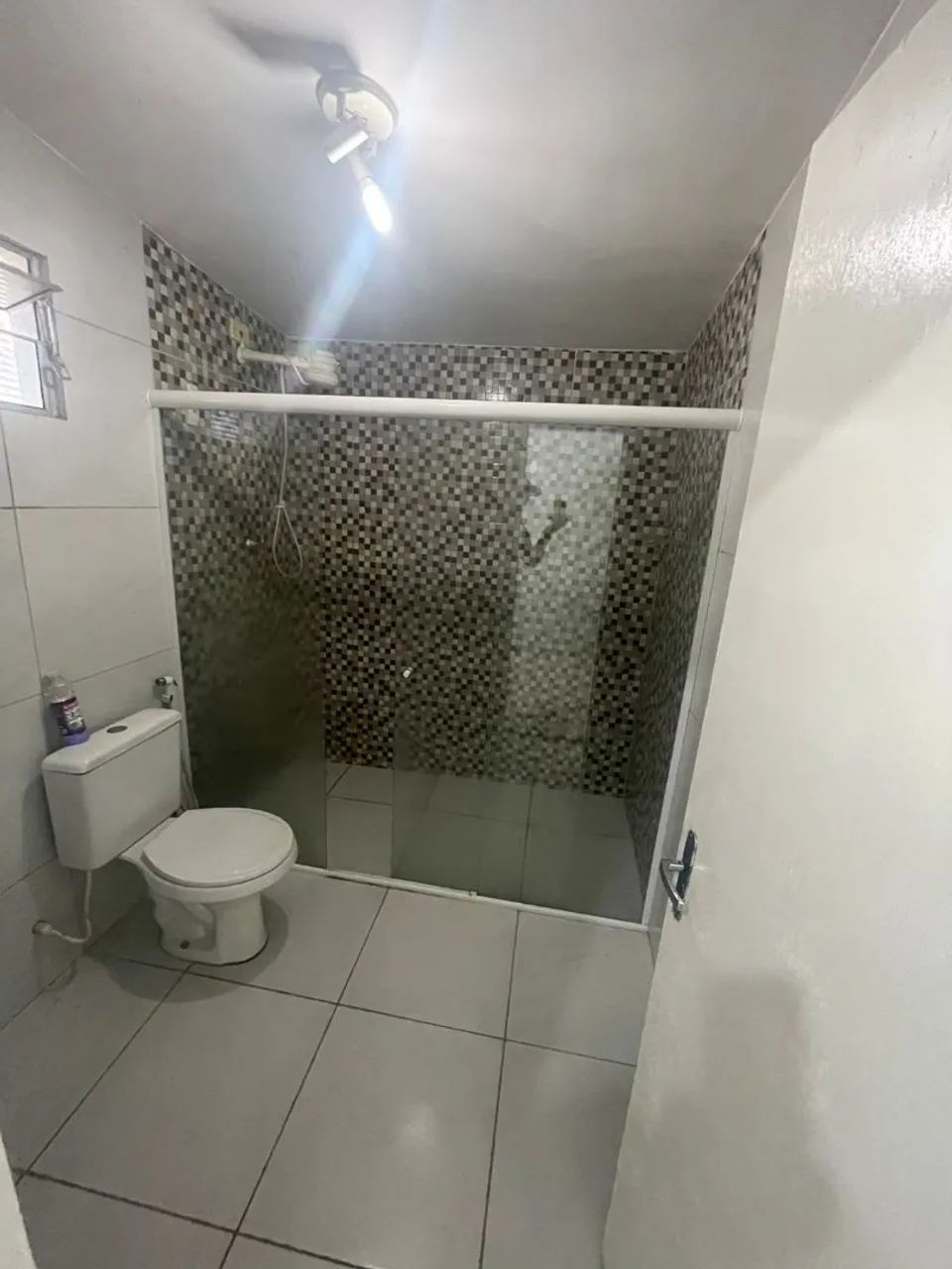 ? Casa ampla com quintal enorme e terraço gradeado - Foto 3