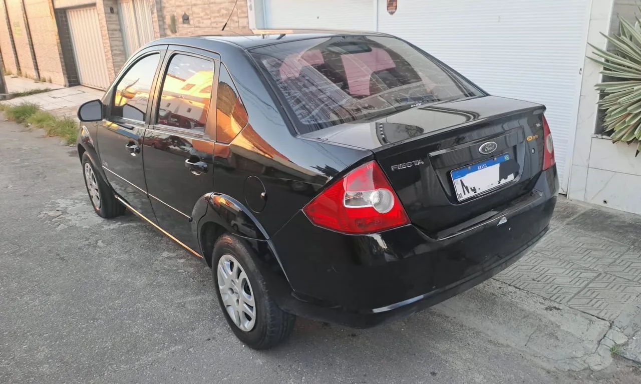 Ford Fiesta Fiesta Sed. 1.6 8V Flex 4p 2010