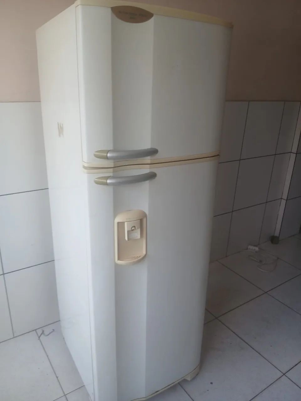 Vendo geladeira funcionando perfeitamente  - Foto 4