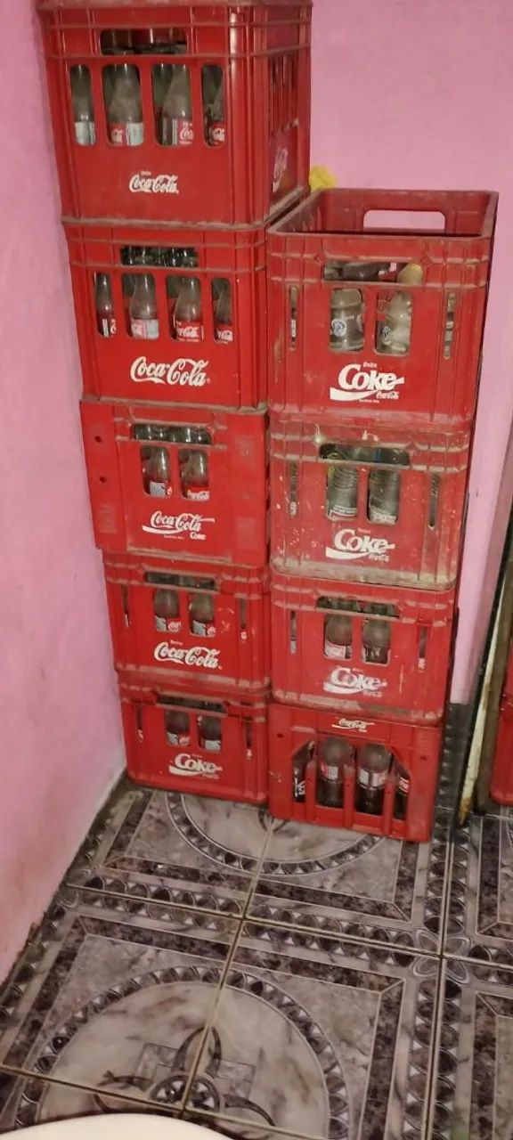 Vende-se grade de KS de coca cola 290 ml .