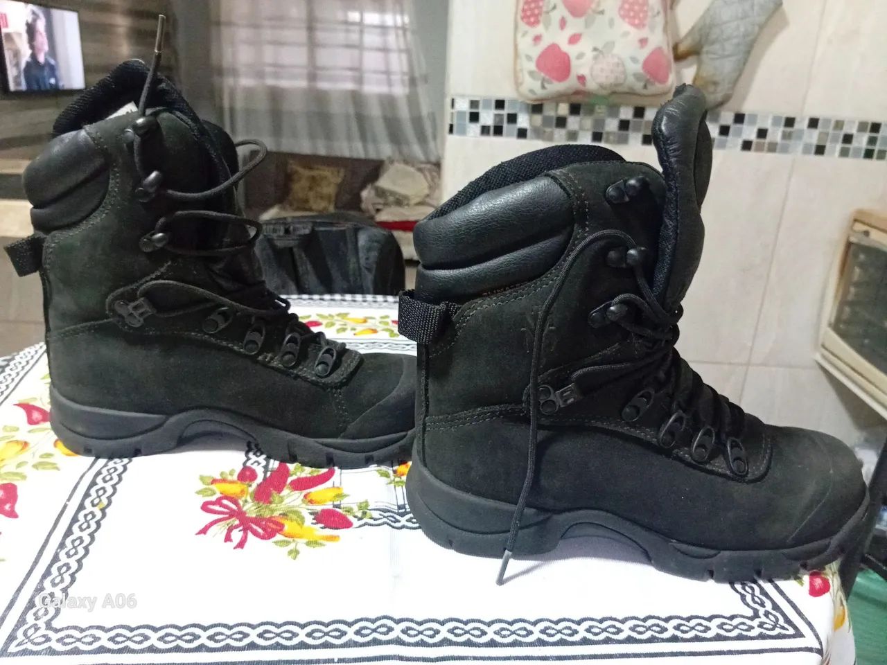 Bota cuturno número 34/35 - Foto 4