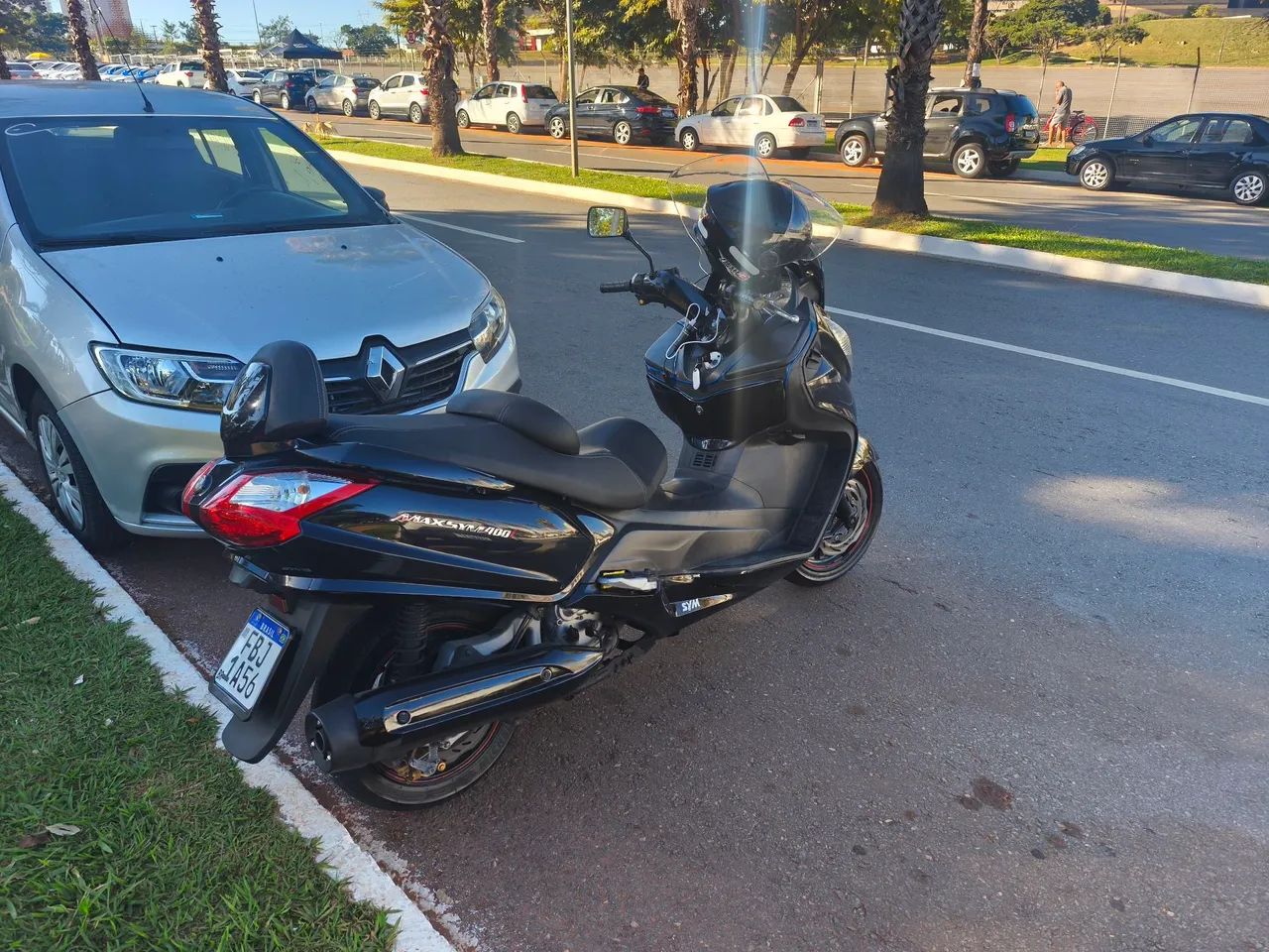 Linda moto 400cc