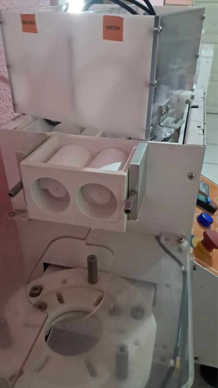 Máquina de fazer salgado 