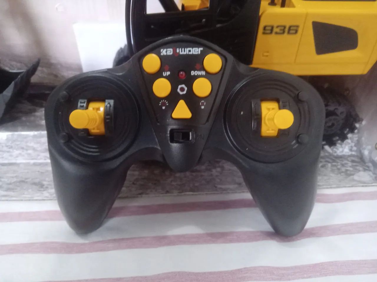Escavadeira RC 10 canais - Foto 5