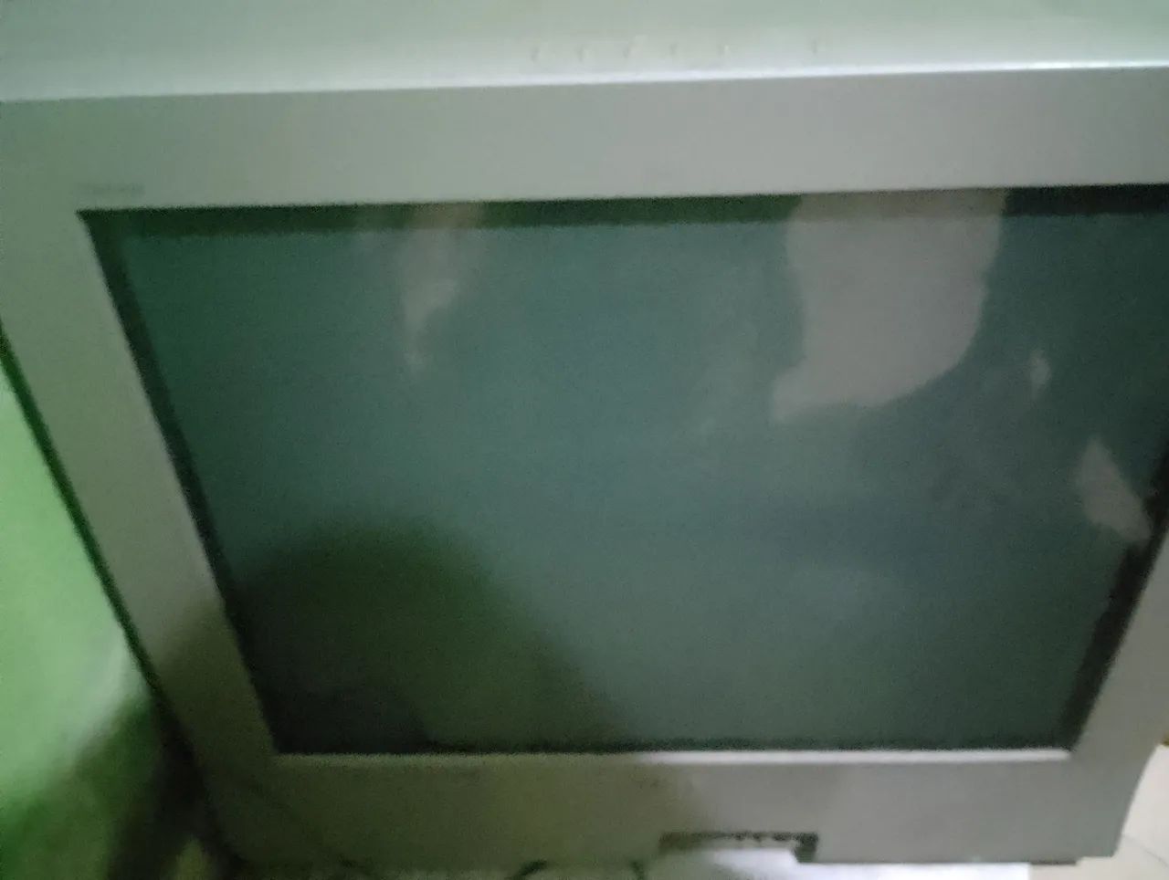 Televisão caixote antiga 