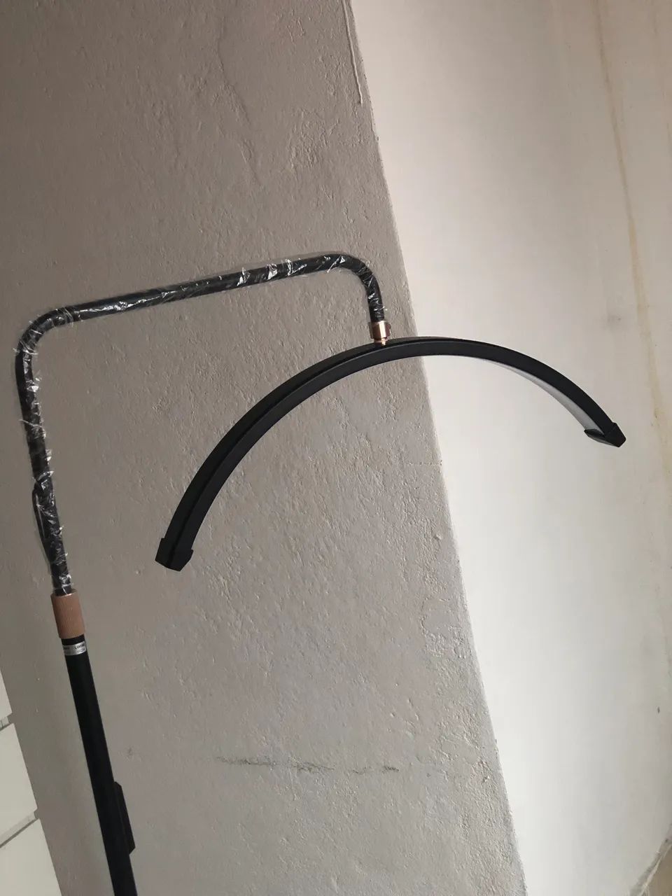 Luminária meia lua 