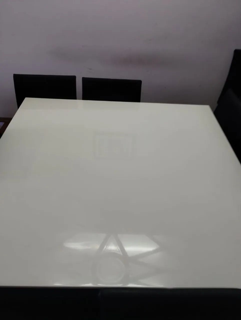 Mesa laqueada branca 8 lugares, sem cadeiras  - Foto 2