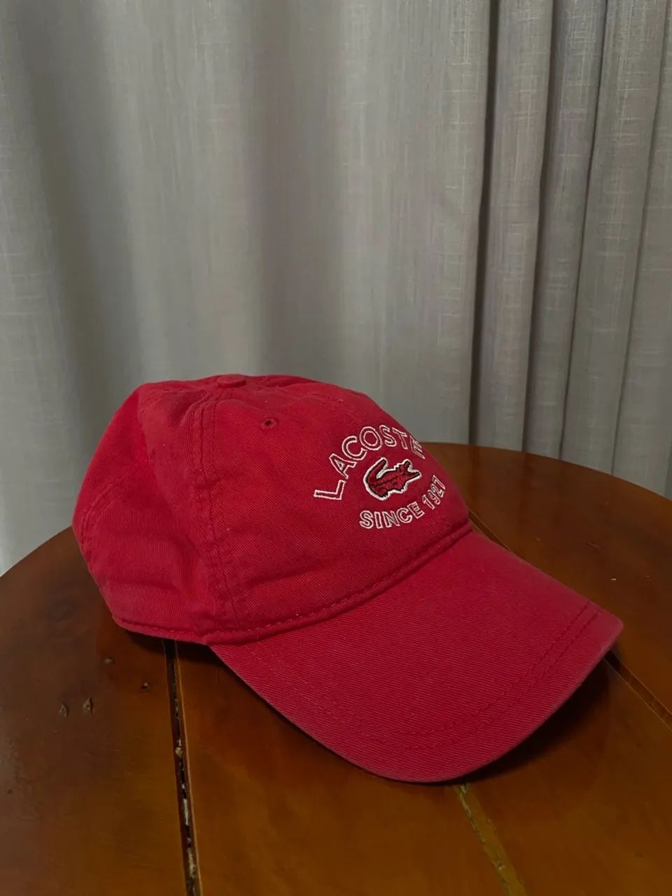 Boné Lacoste Since 1927 Vermelho Original - Aba Curva Ajustável - Foto 2