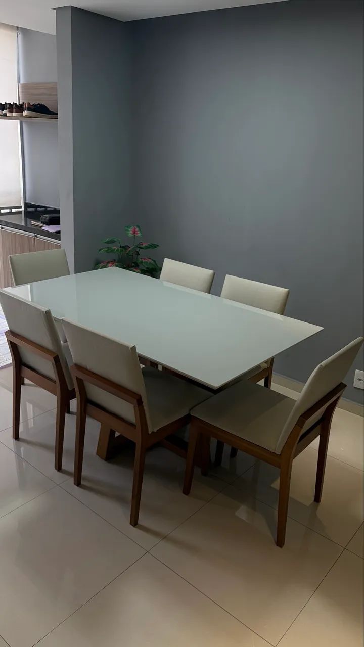 Mesa de Jantar com 6 Cadeiras - Madeira, Courino e Vidro Temperado - Foto 2