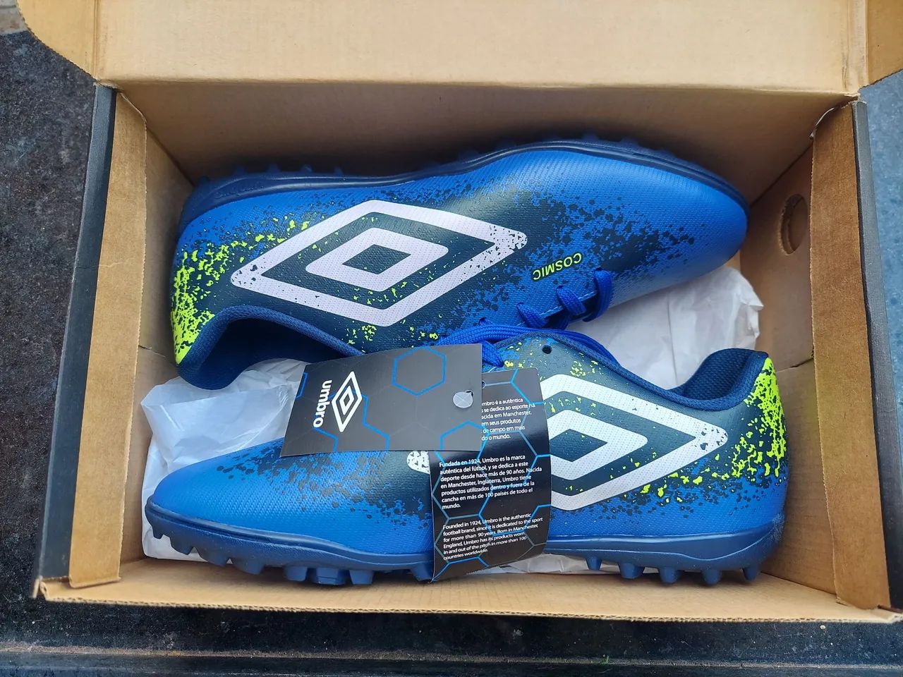 Umbro Cosmic NOVA Soccer Cleats in Original Box