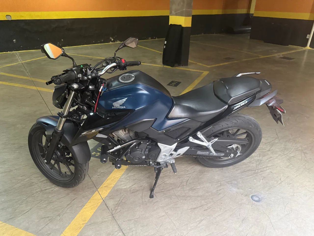 CB 300f