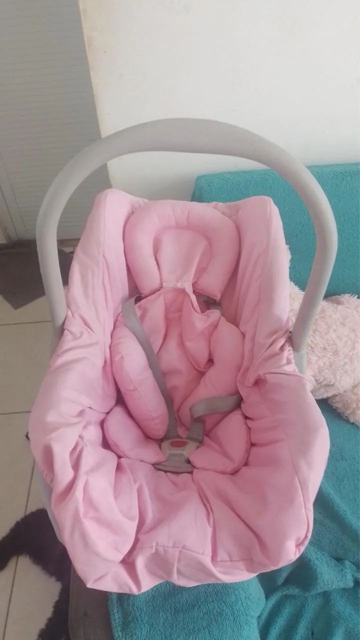 Vendo bebê conforto pra menina 