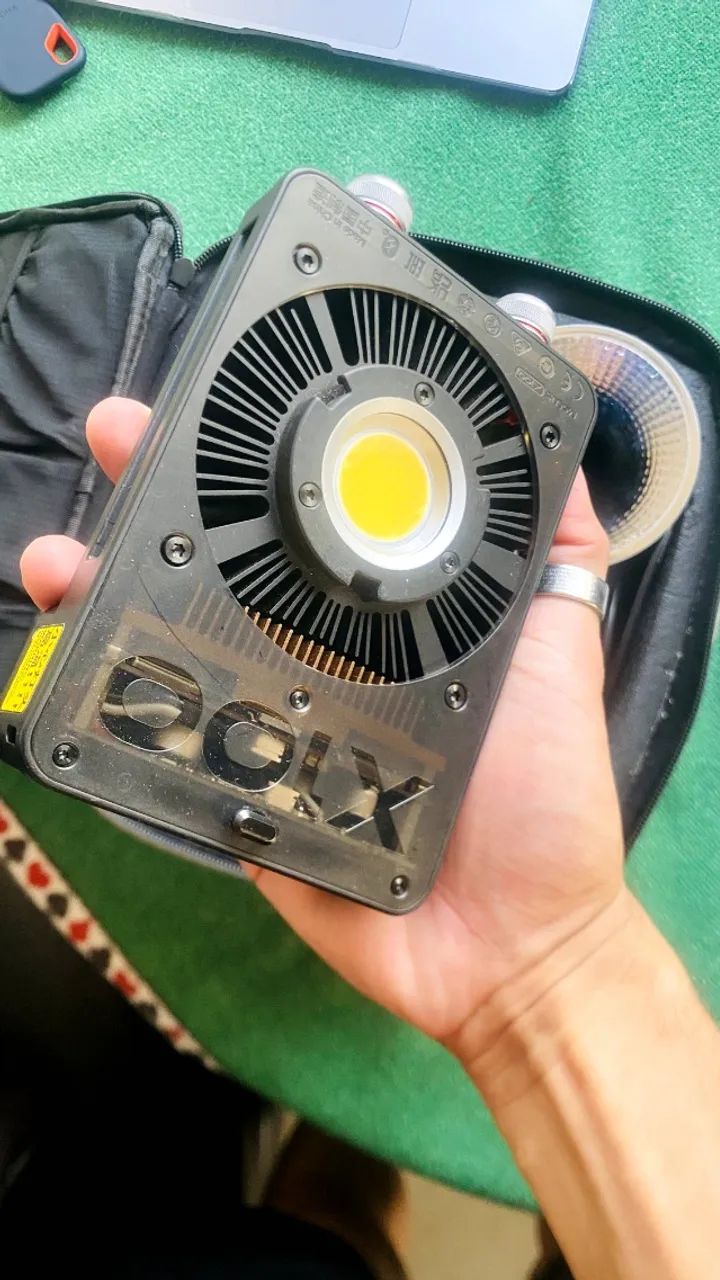 Led Zhiyun Molus X100 Bi portátil
