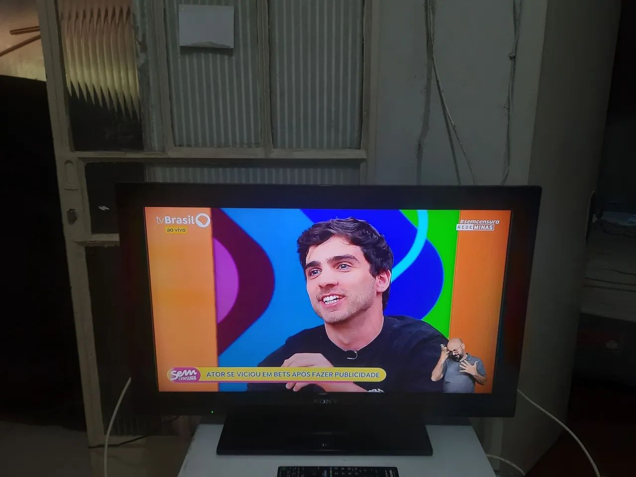Tv 32 Sony com conversor digital integrado,controle, base  400,00 - Foto 3