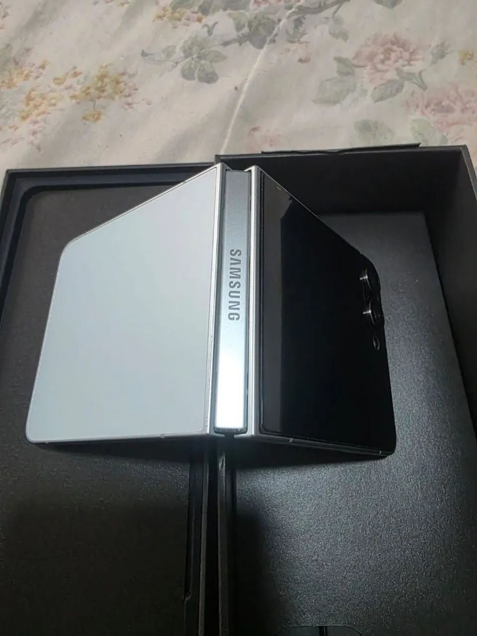 Samsung Galaxy Z Flip 7 512 Gb - Foto 4