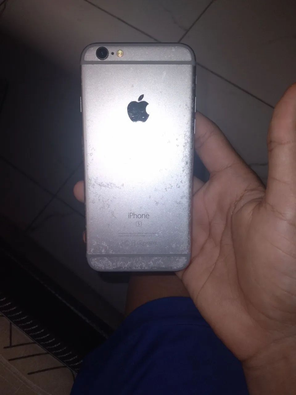 Iphone 6s travado na logo da maça - Foto 2