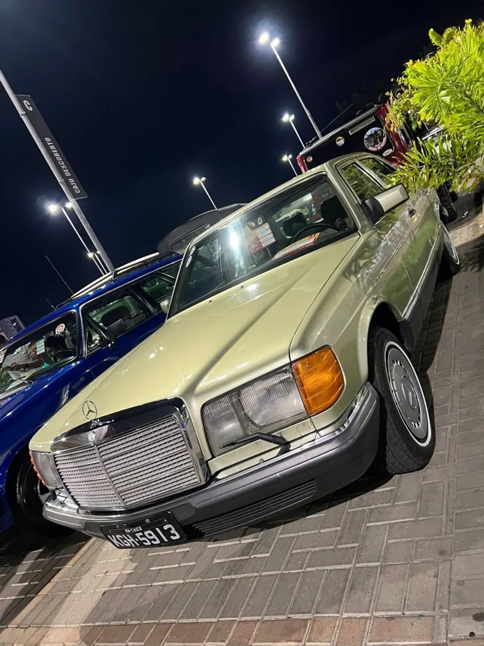 Mercedes-Benz 220-S Sedan 2.2 6V 4P Gasolina. 1982