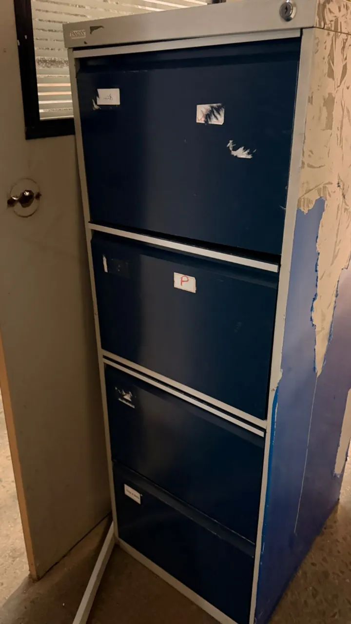 Armário de aço 4 portas usado