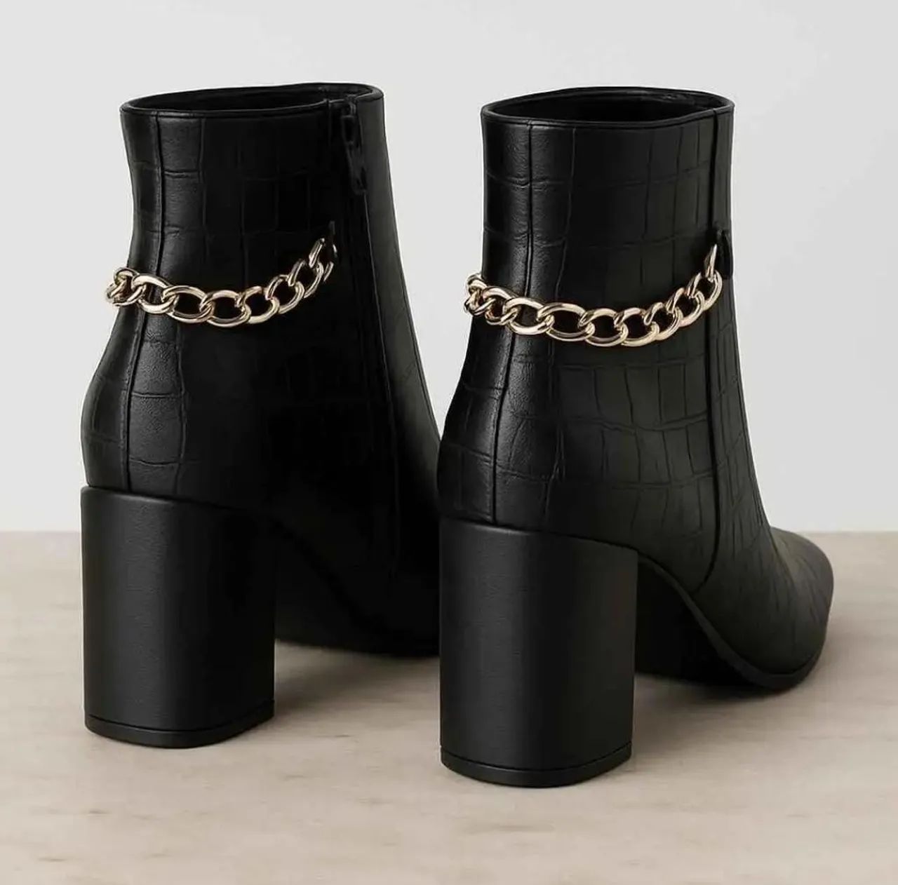 Bota feminina de couro  - Foto 2