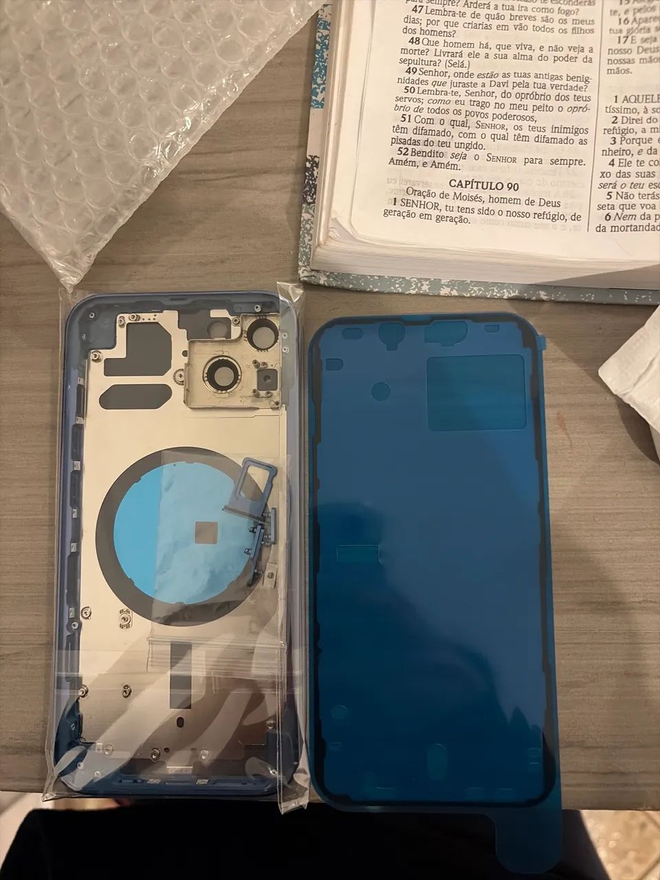 carcaça traseira do iPhone 13 azul - Foto 2