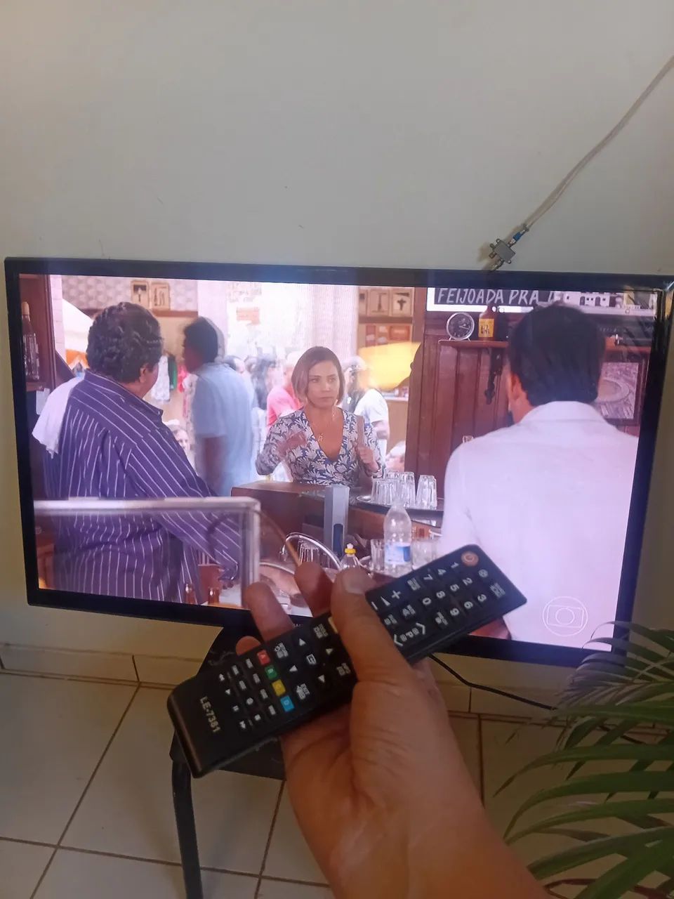 Tv digital  Samsung  55 polegadas com controle/não  é SMART - Foto 2