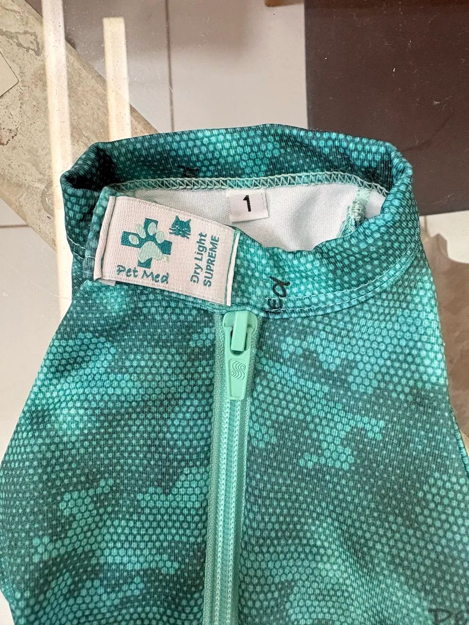 Roupa protetora e pós cirúrgica de gatos 