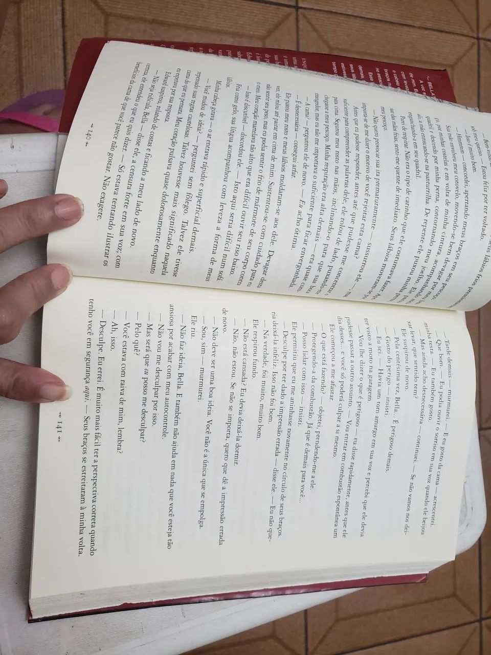 Livro Eclipse ( Saga Crepúsculo) - Foto 4
