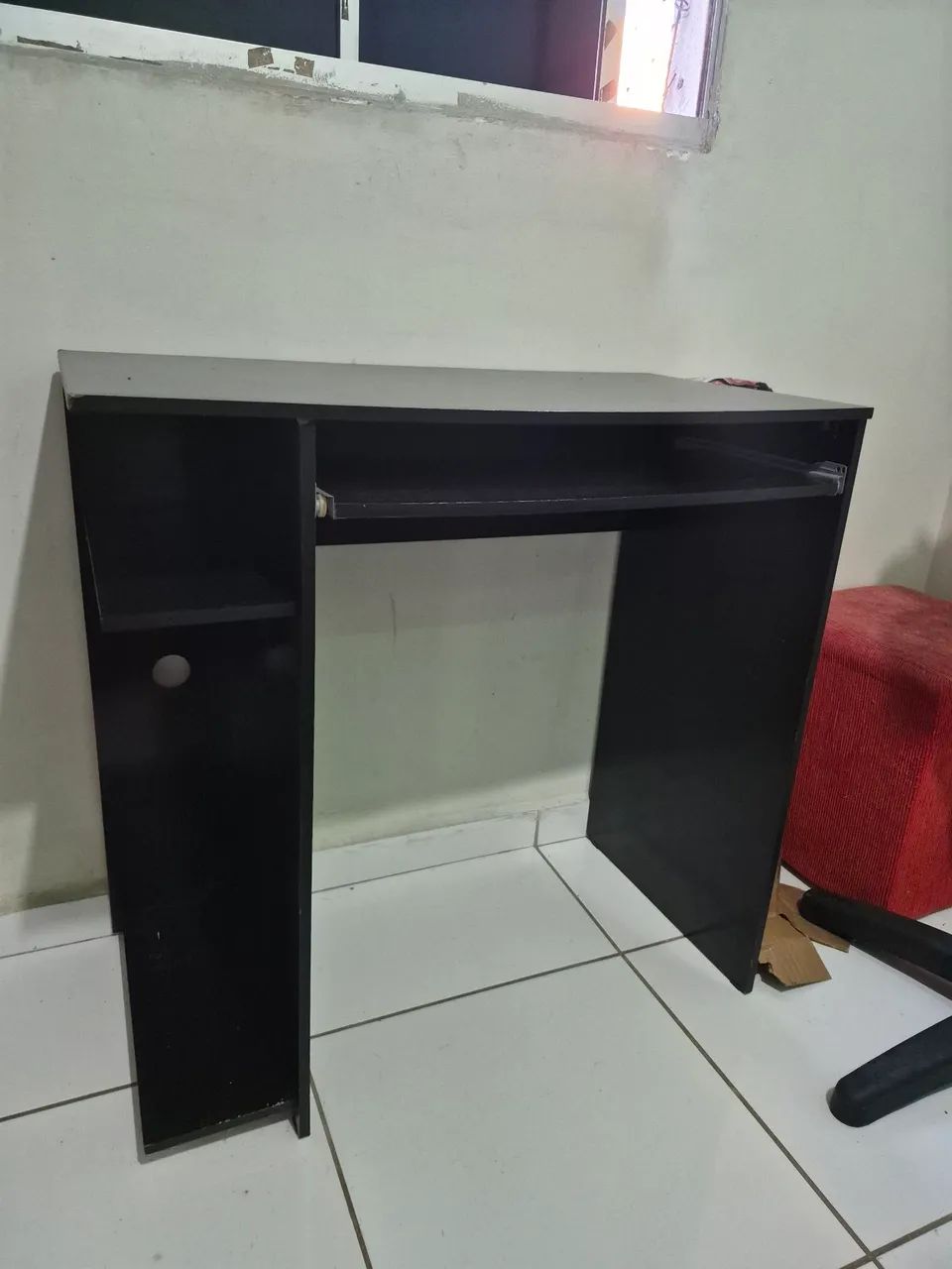 Mesa para Computador com espaço para teclado - Usada em Excelente Estado - Foto 2