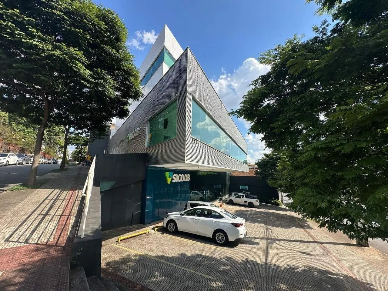 Andar comercial para alugar no Betânia! - Foto 2