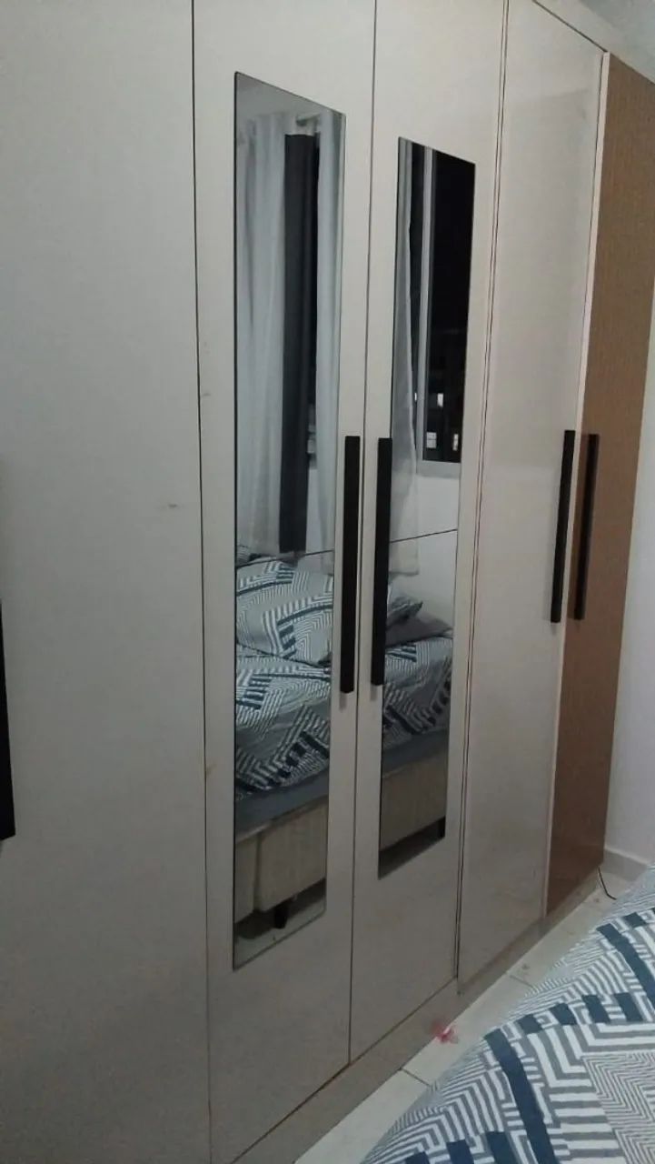 Guarda roupa 6 portas 