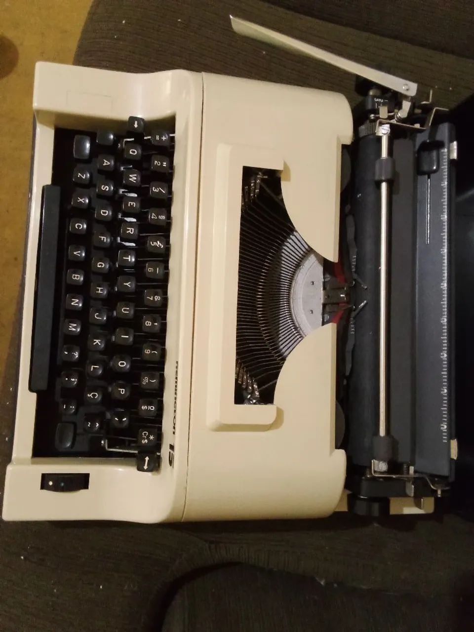 Máquina de datilografia Remington 15 - Foto 2