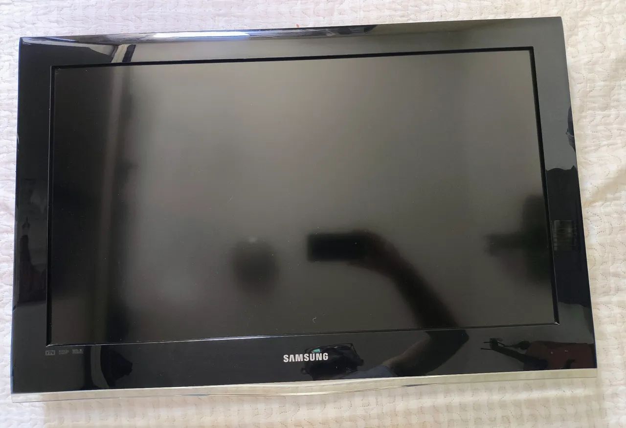 TV Samsung 32 LCD funcionando perfeitamente (Não é smart)