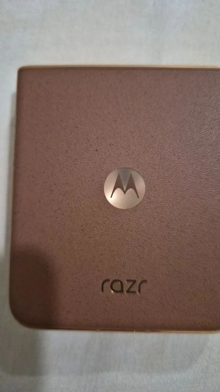 Celular Razr 50 - Foto 2