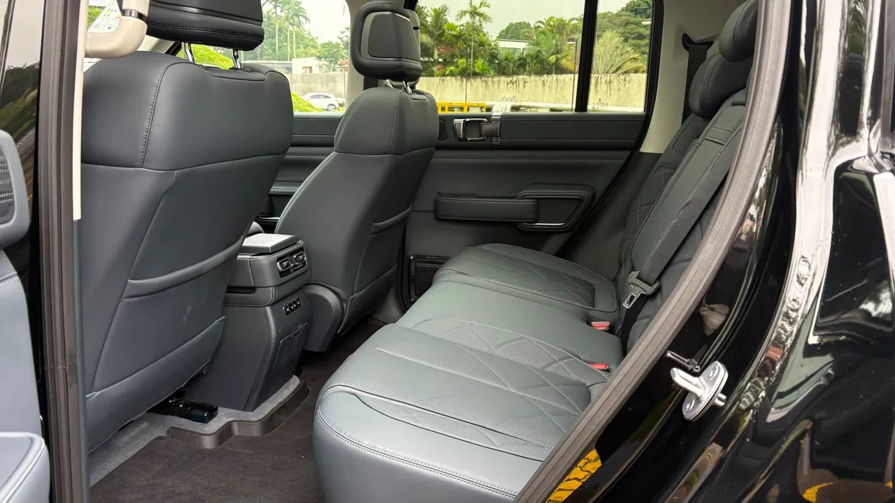 Denza B5 4WD, foto 9 de 14