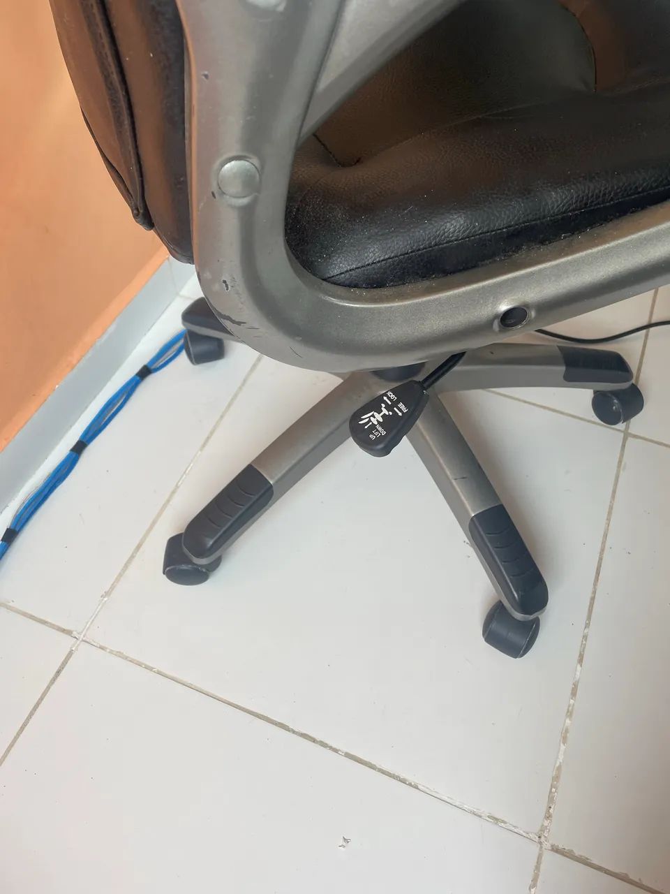 Cadeira de escritório presidente - Foto 3