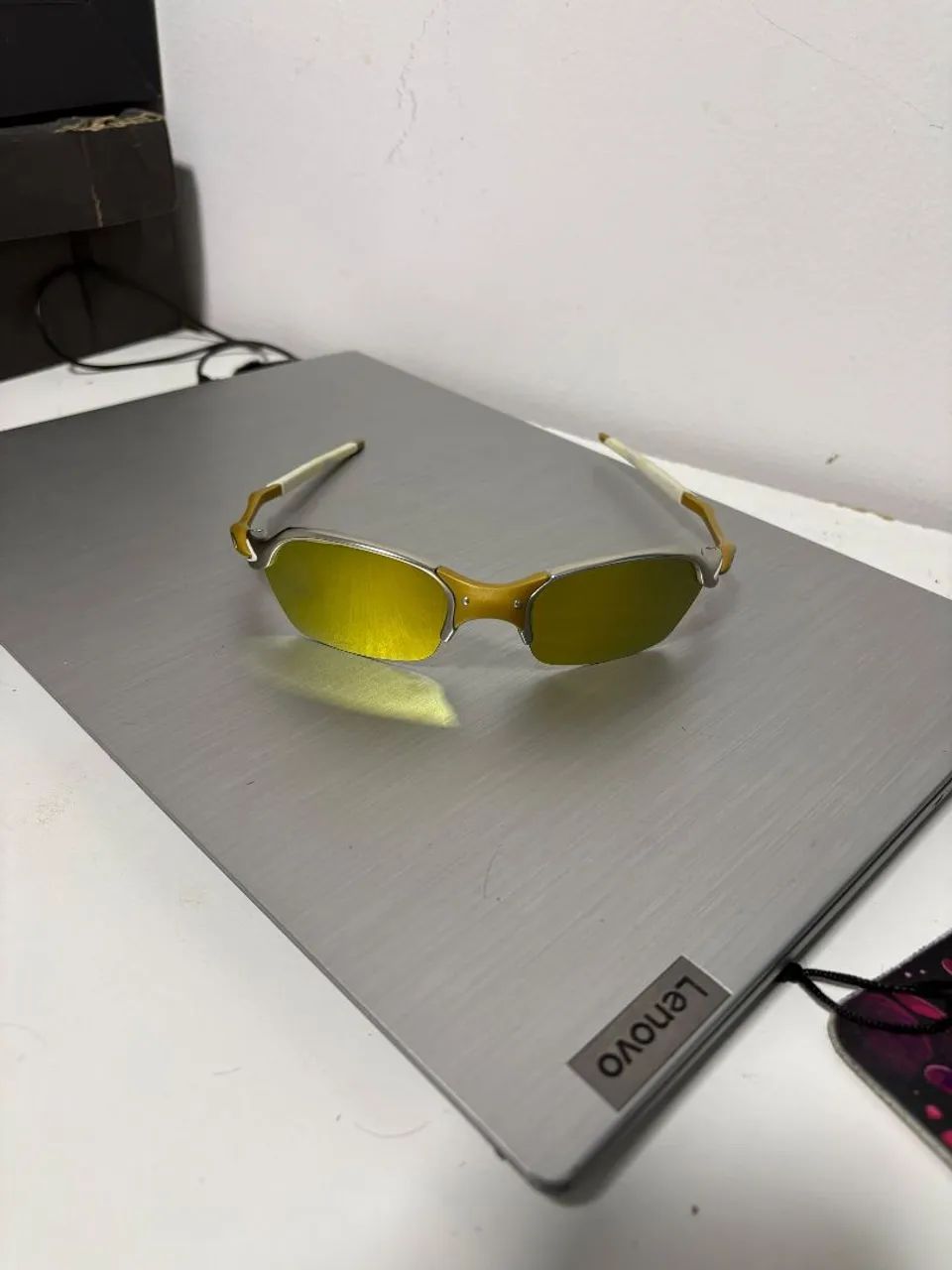 Estilo e presença garantidos! Óculos modelo Juliet com design clássico e diferenciado.