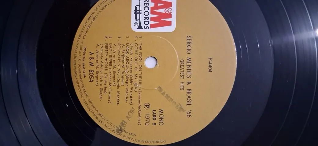 lp sergio mendes e Brasil 66 greatest hits mono - Foto 4