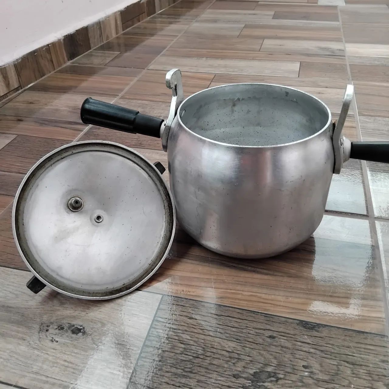 Panela de pressão lares antiga 3,5 litros  - Foto 3