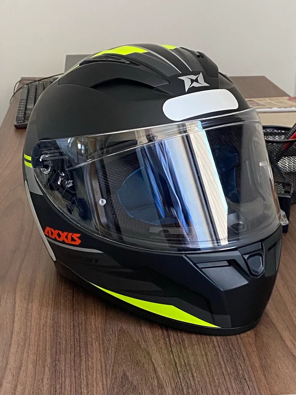 Capacete Axxis Segment Bat B3 Preto E Amarelo Fluo Fosco