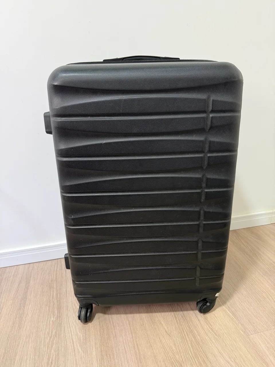 Mala De Viagem 32 Kg Polipropileno 4 Rodas Preta