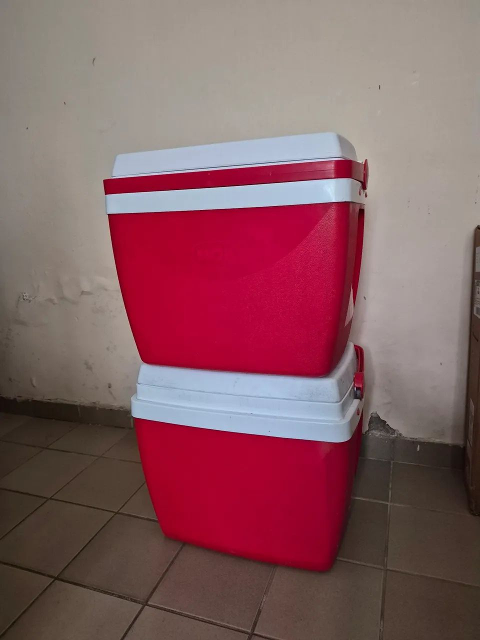 Caixa térmica 34L Seminova  - Foto 2