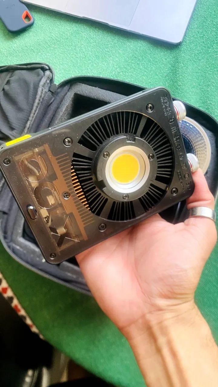 Led Zhiyun Molus X100 Bi portátil - Foto 4